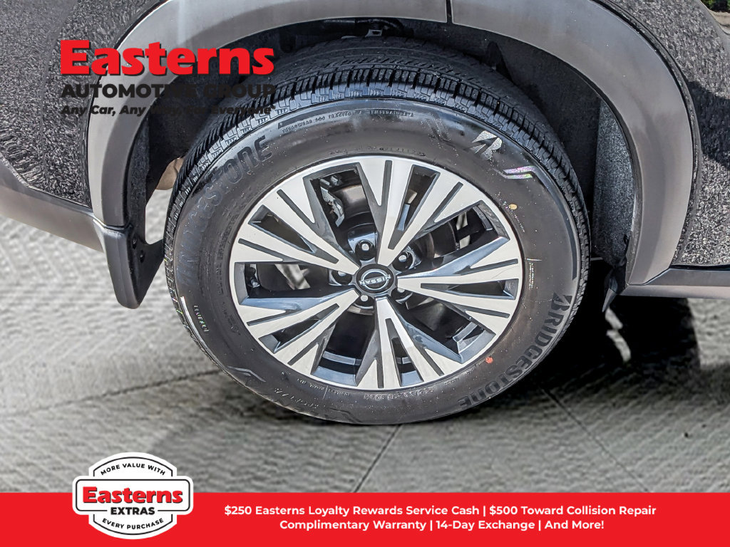 Used 2023 Nissan Rogue SV AWD/4WD image 12