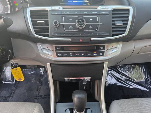 Used 2013 Honda Accord LX image 31