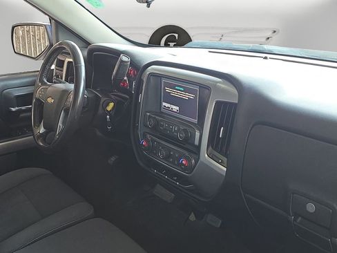 Used 2018 Chevrolet Silverado 1500 LT w/ LT Eassist Package AWD/4WD image 8