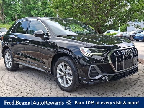 Used 2023 Audi Q3 2.0T Premium w/ Convenience Package AWD/4WD image 1