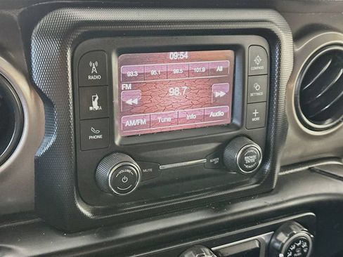 Used 2020 Jeep Wrangler Sport AWD/4WD image 17