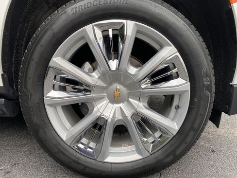 Used 2024 Chevrolet Tahoe High Country AWD/4WD image 13
