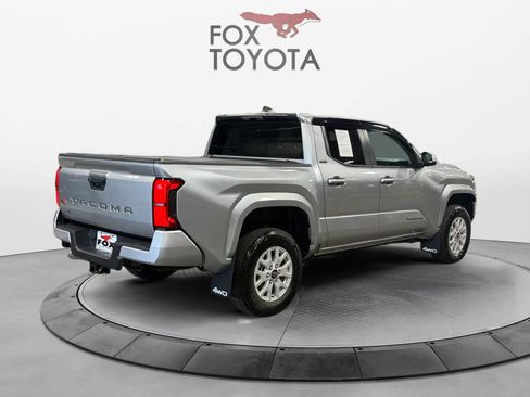 Used 2025 Toyota Tacoma SR5 AWD/4WD image 6
