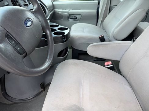 Used 2006 Ford E-350 and Econoline 350 XL RWD image 9
