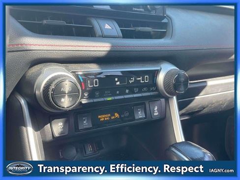 Used 2021 Toyota RAV4 SE image 30