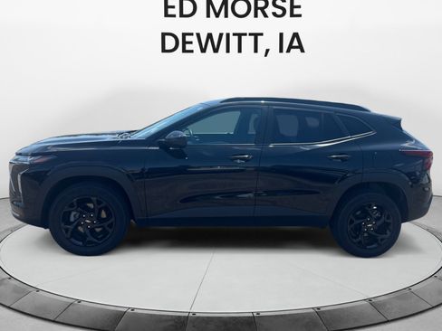 Used 2024 Chevrolet Trax LT FWD image 2