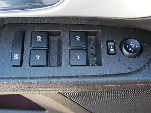 Used 2015 Chevrolet Equinox LT w/ Driver Convenience Package image 18