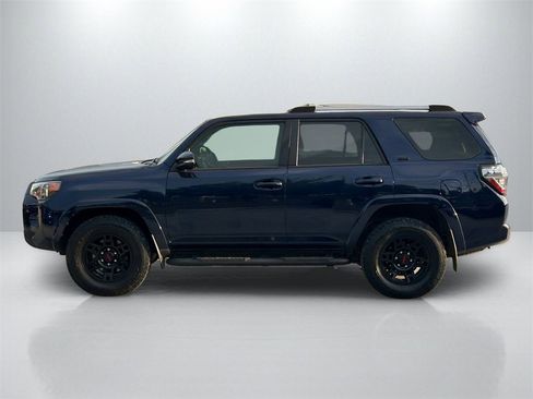 Used 2022 Toyota 4Runner SR5 Premium image 8