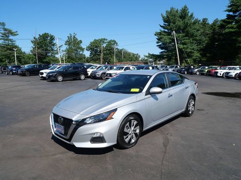 Used 2022 Nissan Altima 2.5 S FWD image 1