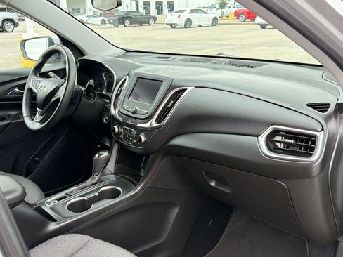 Used 2020 Chevrolet Equinox LT FWD image 29