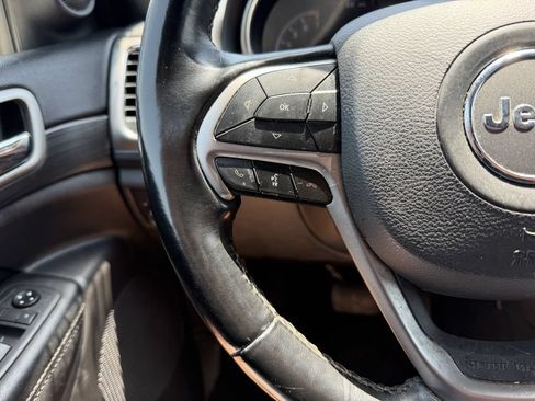 Used 2021 Jeep Grand Cherokee Laredo X RWD image 16