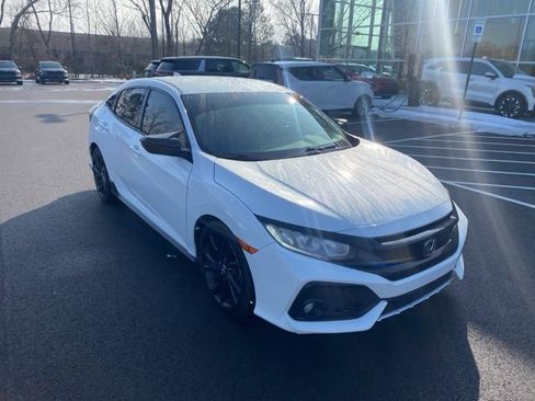 Used 2017 Honda Civic Sport image 3