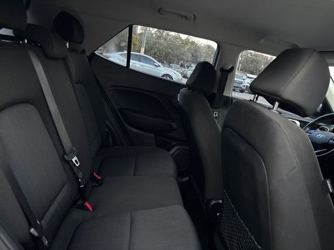 Used 2022 Hyundai Venue SE image 13