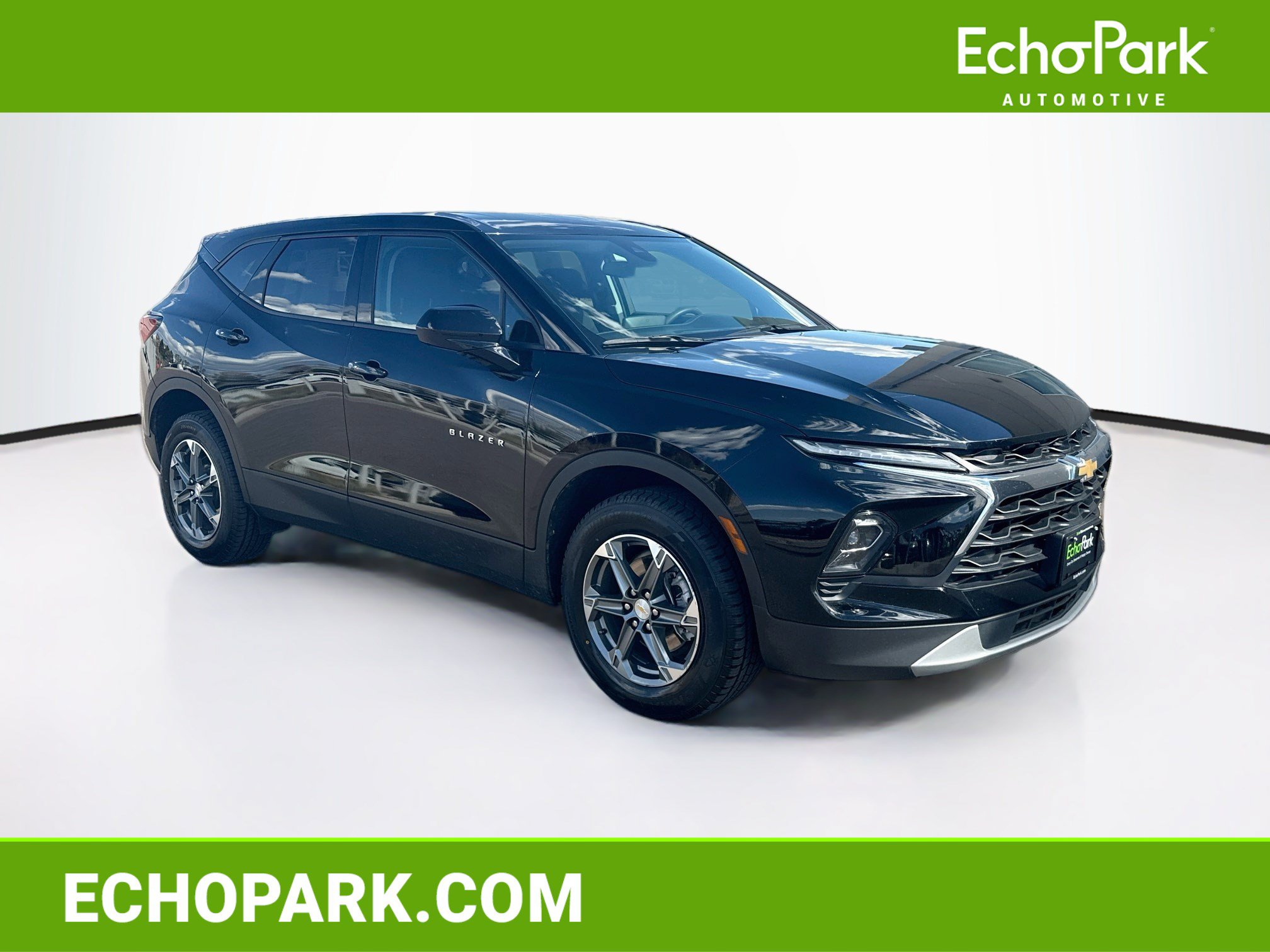 Used 2025 Chevrolet Blazer LT AWD/4WD image 1