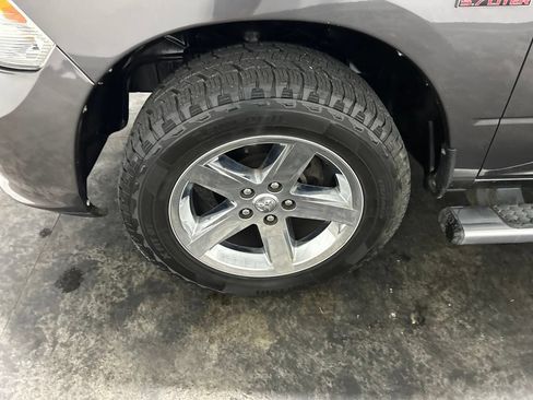 Used 2017 RAM 1500 Express AWD/4WD image 7