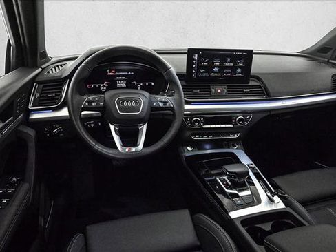 Certified 2025 Audi Q5 2.0T Premium Plus w/ Premium Plus Package image 19