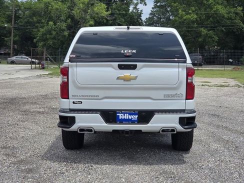 Used 2025 Chevrolet Silverado 1500 High Country w/ Technology Package AWD/4WD image 6