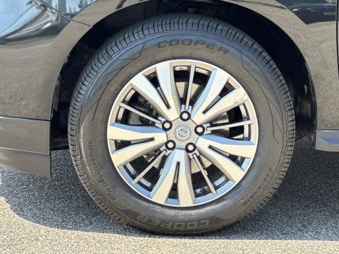 Used 2019 Nissan Pathfinder SV FWD image 27