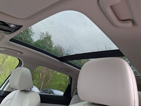 Certified 2023 Kia Sorento S w/ Panoramic Sunroof Package AWD/4WD image 15