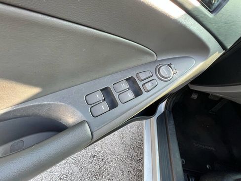 Used 2011 Hyundai Sonata SE w/ Navigation & Sunroof Pkg 4 image 23