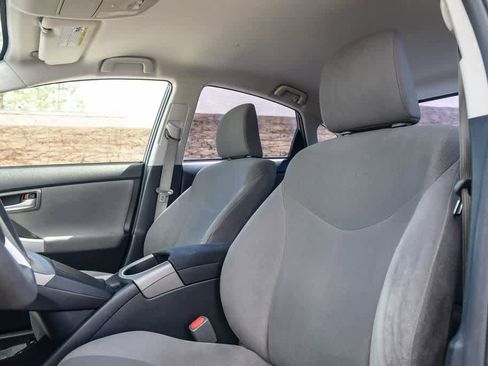 Used 2014 Toyota Prius Two image 17