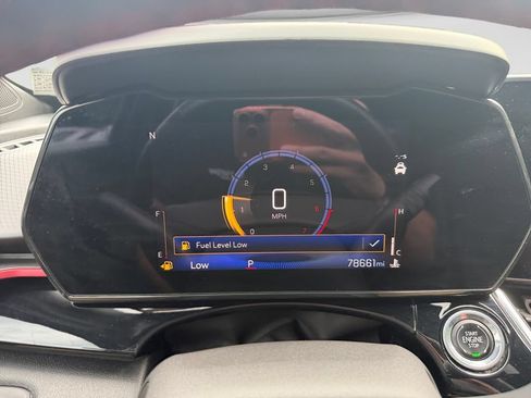 Used 2024 Chevrolet Trax RS FWD image 27