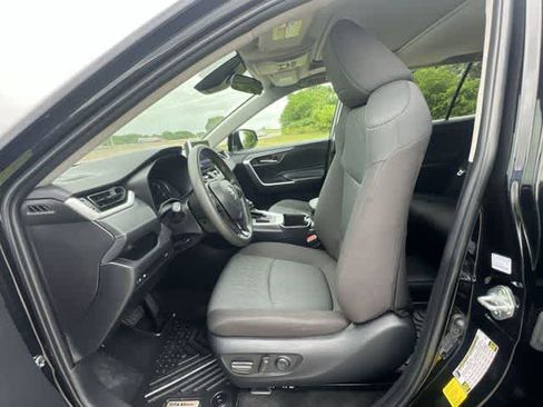 Used 2024 Toyota RAV4 XLE w/ Convenience Package image 11