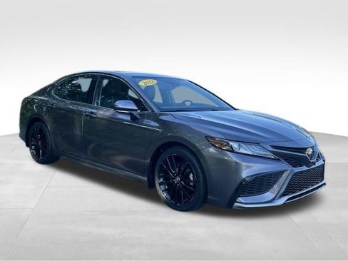 Used 2022 Toyota Camry XSE FWD image 15