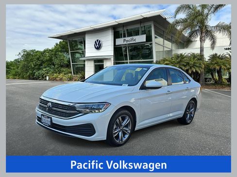 Used 2023 Volkswagen Jetta SE w/ Panoramic Sunroof Package FWD image 1