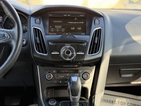 Used 2015 Ford Focus Titanium image 16