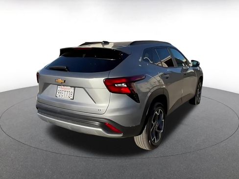 Used 2025 Chevrolet Trax LT image 12