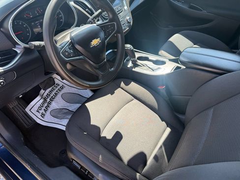 Used 2020 Chevrolet Malibu LT FWD image 30