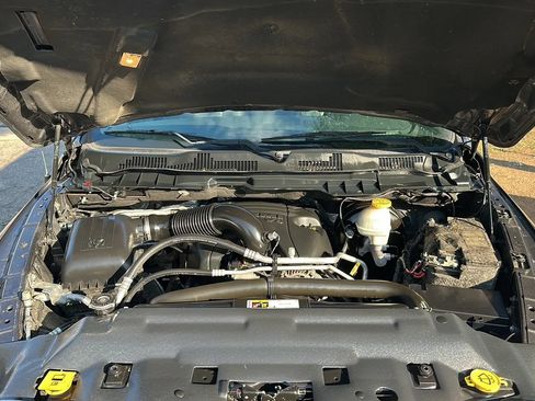 Used 2017 RAM 1500 Laramie AWD/4WD image 9