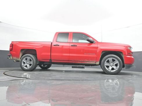 Used 2017 Chevrolet Silverado 1500 Custom w/ Custom Convenience Package AWD/4WD image 24
