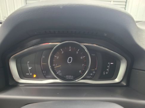 Used 2016 Volvo XC70 T5 Premier w/ Proximity Package AWD/4WD image 29
