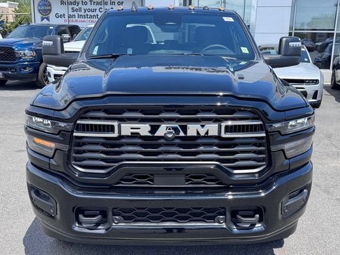 Used 2025 RAM 2500 Big Horn AWD/4WD image 2