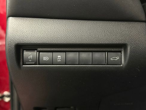 Used 2021 Toyota Venza LE w/ Carpet Mat Package (TMS) AWD/4WD image 26