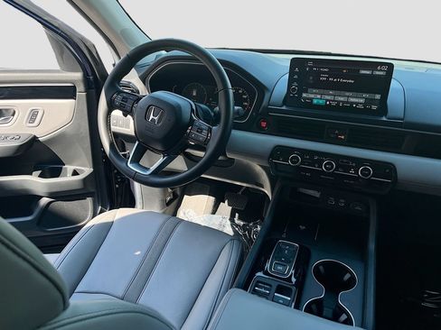 Used 2025 Honda Pilot EX-L image 23