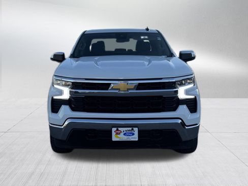 Used 2025 Chevrolet Silverado 1500 LT image 2