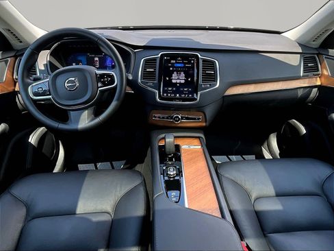 Used 2025 Volvo XC90 T8 Core w/ Protection Package Premier AWD/4WD image 7