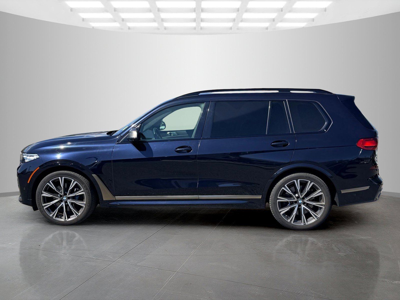 Used 2022 BMW X7 M50i w/ Cold Weather Package AWD/4WD image 8