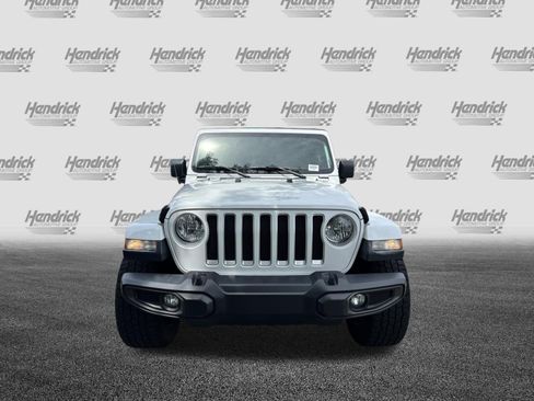 Used 2019 Jeep Wrangler Unlimited Sahara AWD/4WD image 3