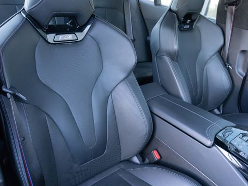 Used 2025 BMW M5 image 13