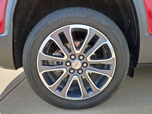 Used 2020 GMC Acadia AT4 w/ Driver Alert Package II AWD/4WD image 5