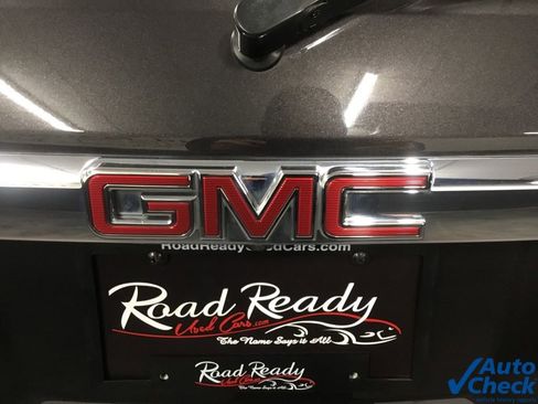 Used 2018 GMC Acadia SLE w/ LPO, Floor Liner Package image 11