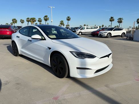 Used 2023 Tesla Model S Plaid image 4