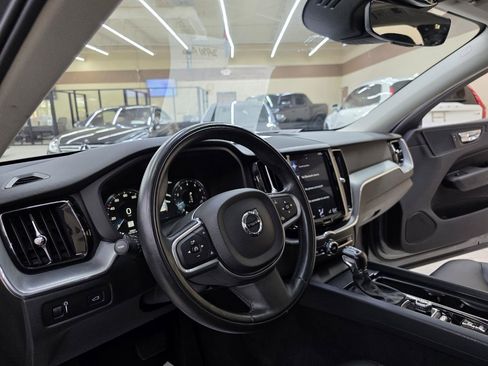 Used 2018 Volvo XC60 T5 Momentum w/ Convenience Package AWD/4WD image 20
