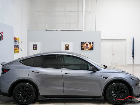 Used 2026 Tesla Model Y 2WD image 29