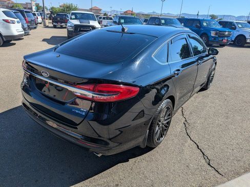 Used 2017 Ford Fusion SE FWD image 5
