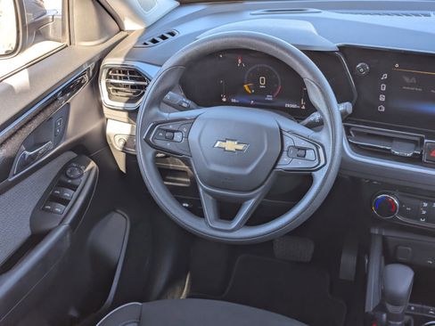 Used 2024 Chevrolet TrailBlazer LT w/ Driver Confidence Package image 16